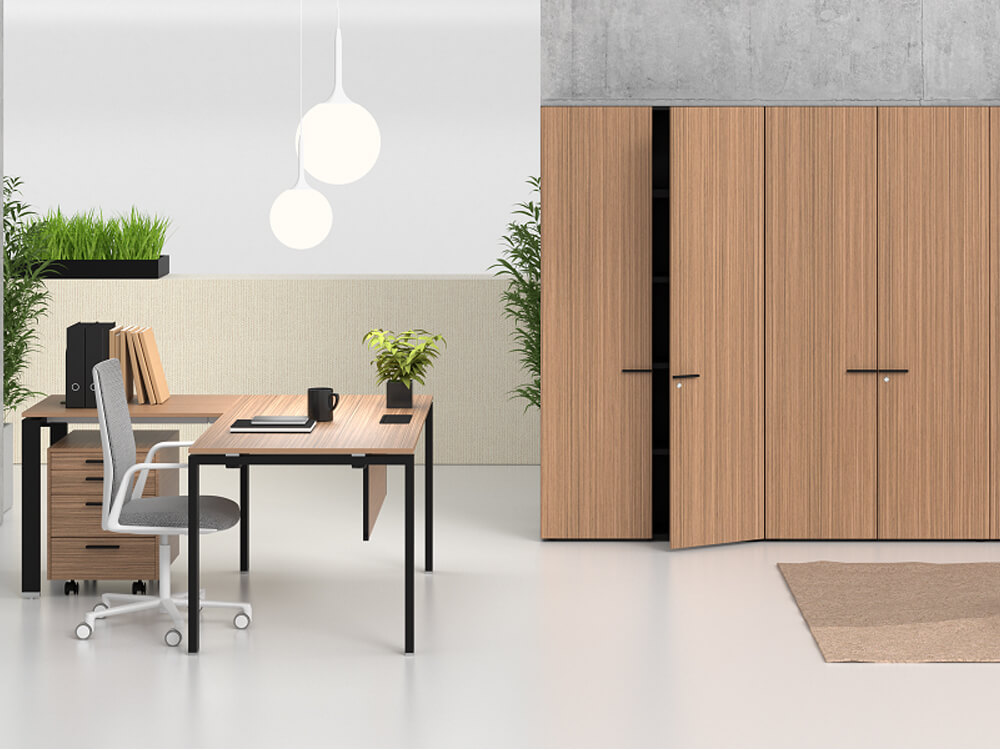Lorenzo – Veneer Top Executive Desk With Goalpost U Legs